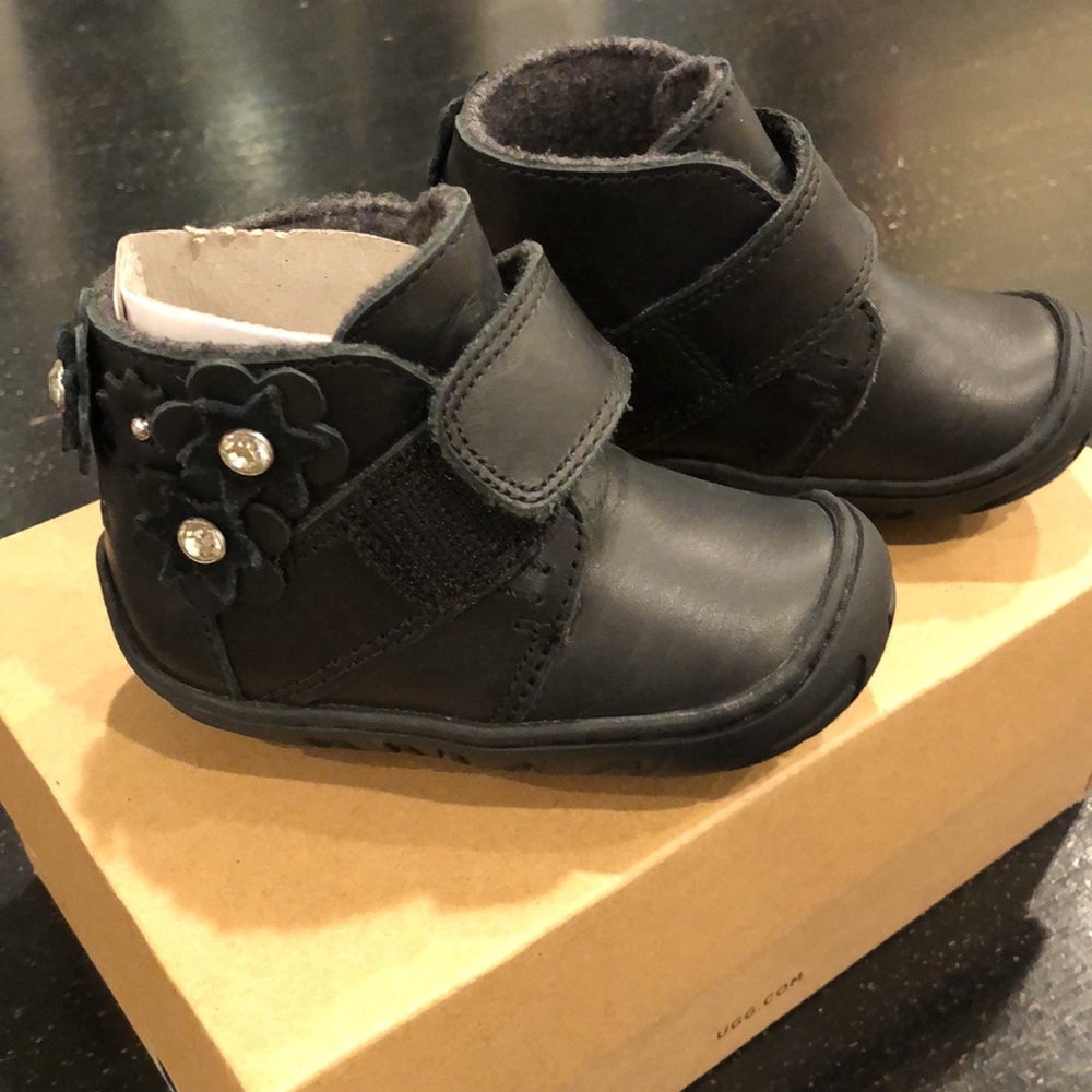 UGG Black Jorgen Petal Leather Boots